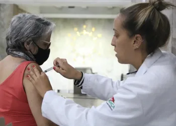 Acre tem aumento de casos de Covid-19 entre idosos