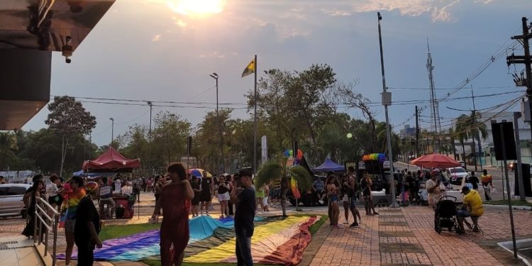 “A Parada é lugar para pessoas adultas”, afirma vereador que propõe proibição de menores na Parada LGBT+