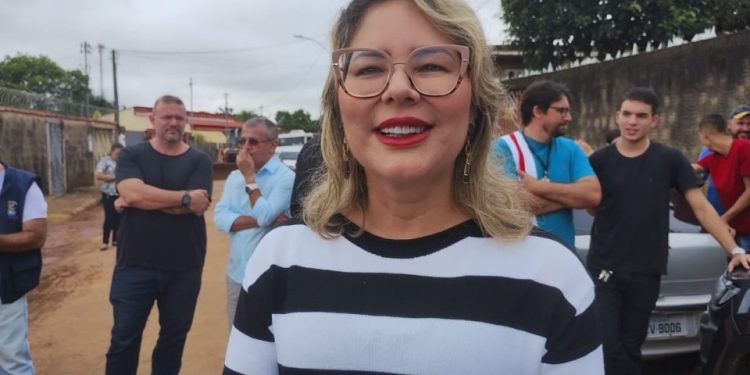 Ex-secretária de saúde, Sheila Andrade, é nomeada chefe de gabinete do prefeito