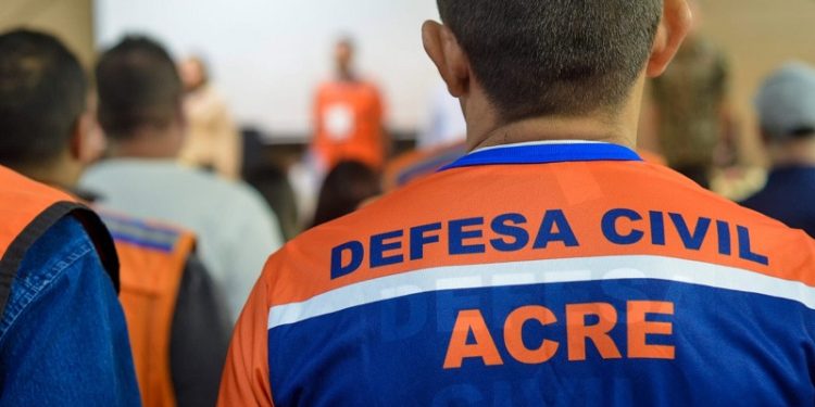 Em Rio Branco, Defesa Civil alerta sobre riscos climáticos e erosão em área comercial