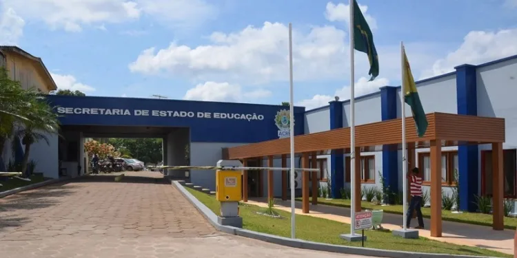 Acre institui programas para inclusão de pessoas com autismo e TDAH no ambiente escolar e empresarial