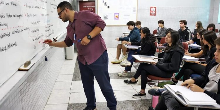 Enem 2024: MEC divulga gabaritos oficiais e cadernos de questões