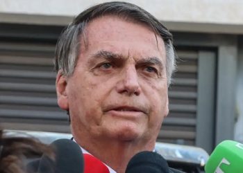 Indiciado, Bolsonaro diz que Moraes “faz tudo o que não diz a lei”