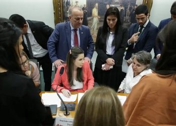 CCJ: PEC que proíbe aborto legal pode ser votada nesta terça na Câmara