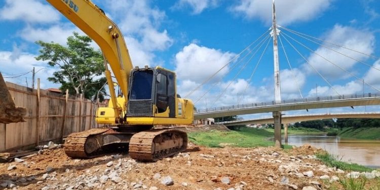 Obras de recuperação da Passarela Joaquim Macedo são iniciadas