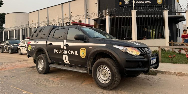 Suspeito de tentativa de feminicídio se apresenta e é preso em Tarauacá