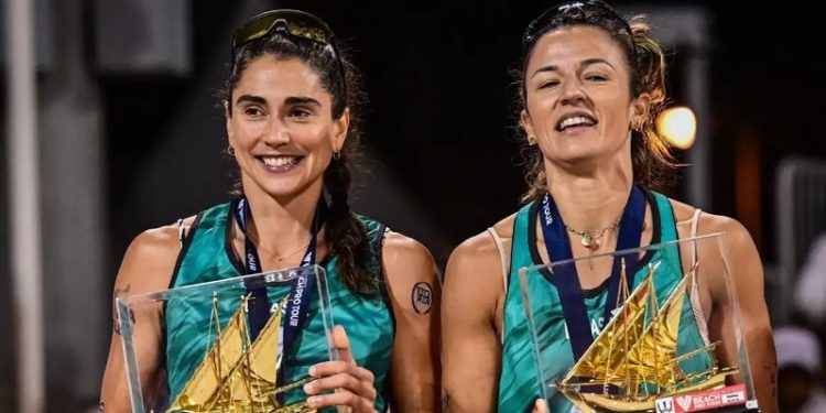 Bárbara e Carol anunciam fim da parceria no vôlei de praia após 3 anos