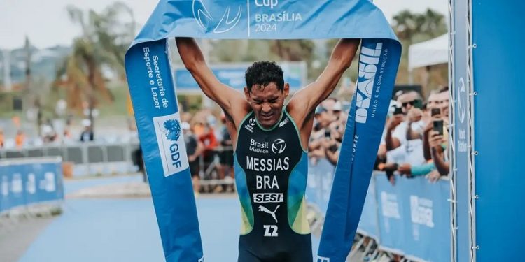 Manoel Messias ganha etapa de Brasília da Copa do Mundo de triatlo