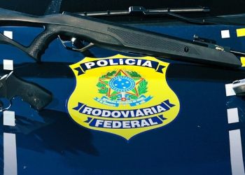 Em Rio Branco, PRF apreende armas e munições durante fiscalização de trânsito na BR-364