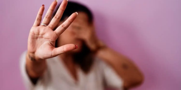 Duas em cada 10 brasileiras sofreram ameaça de morte de parceiros