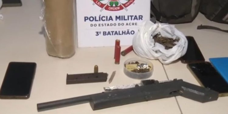 Criança denuncia maus-tratos e tráfico em casa; três pessoas são presas