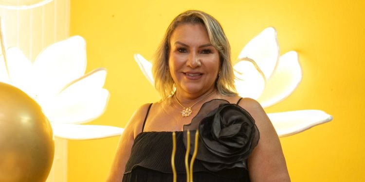 CLÁUDIA SOUZA  23/12