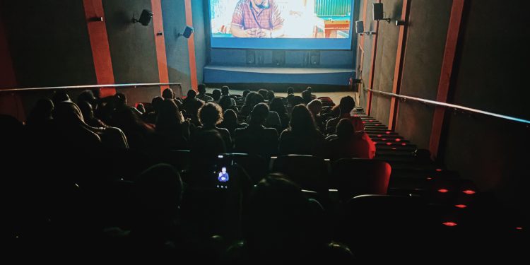 Festival Pachamama encerra com Pacha Festa ao som da banda boliviana Sobre Cuerdas