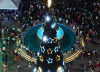 Corpo de Bombeiros apura causa do incidente com árvore de Natal em frente ao Palácio Rio Branco