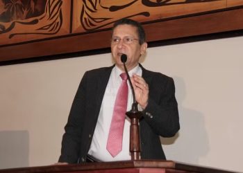 Juíza condena Helder Paiva a três anos de prisão por assédio contra servidora da Câmara