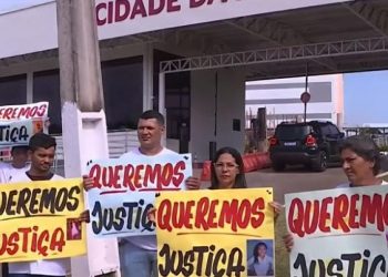 Protesto de família marca início de julgamento dos acusados pela morte de Maria Cauane em Rio Branco