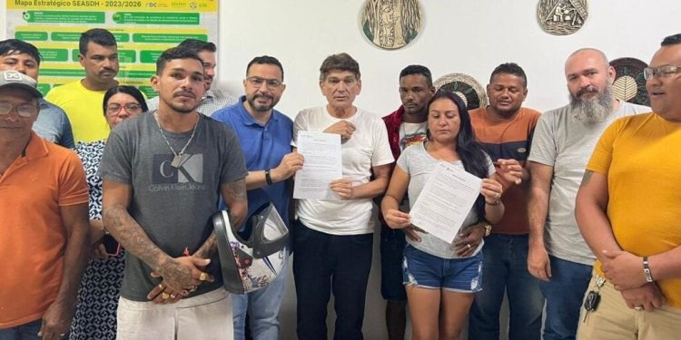Governo chega a acordo e famílias acampadas na Aleac receberão um ano de aluguel social