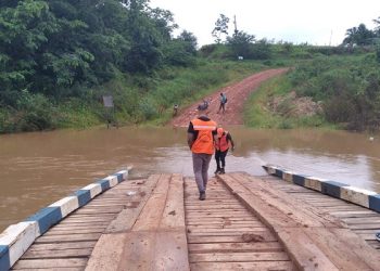 Nível do Rio Acre aumenta após chuvas e comunidades rurais enfrentam isolamento