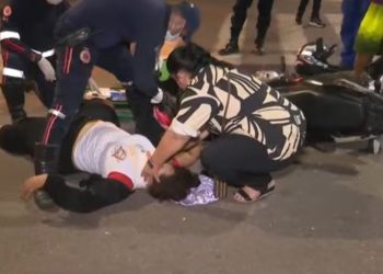 Acidente entre motocicleta e ônibus deixa mulher ferida no centro de Rio Branco