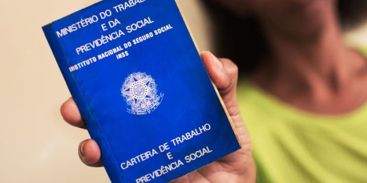 Como fica o salário mínimo após a aprovação do pacote de corte de gastos