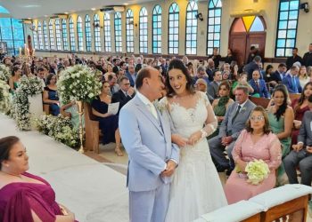 Casamento de Bocalom e Kellen tem início na Paróquia Santa Inês; autoridades marcam presença