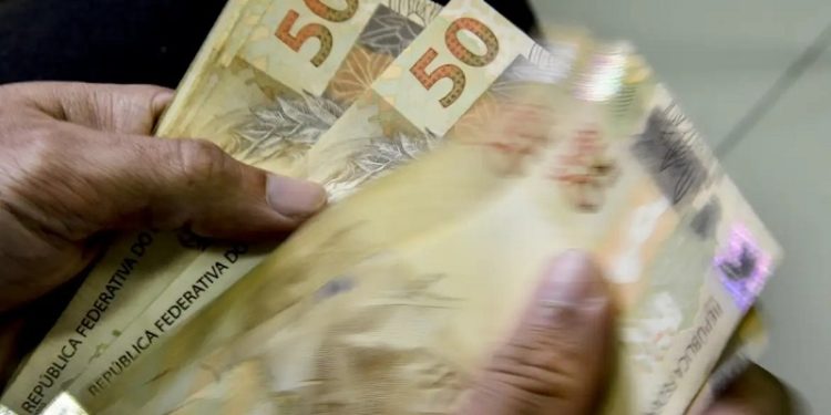 Segunda parcela do décimo terceiro deve ser paga até esta sexta-feira