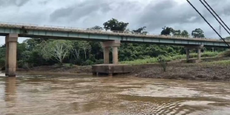 Interdição da ponte sobre o rio Caeté pode causar desabastecimento na região; entenda