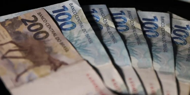 Salário mínimo passa para R$ 1.518 a partir desta semana