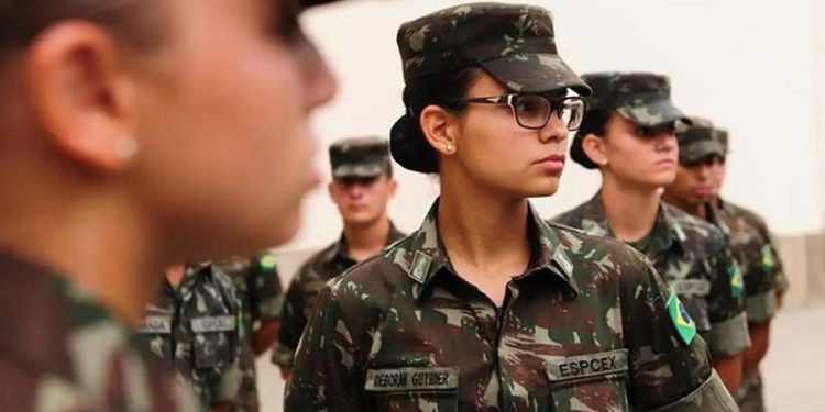 Forças Armadas iniciam alistamento voluntário feminino