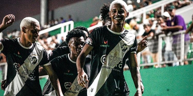 Vasco vence Independência e assume liderança do Campeonato Acreano