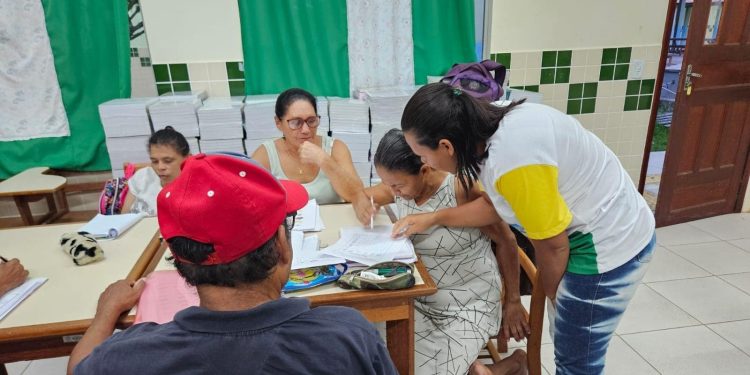 Inscrições para matrículas do primeiro semestre da EJA estão abertas no Acre