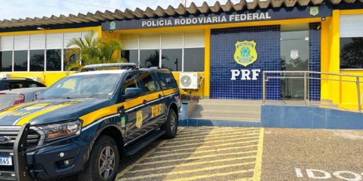 Durante fiscalização, cerca de 85 kg de drogas são apreendidos na BR-364