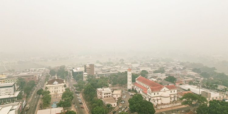 Crise de fumaça no Acre em 2024: saiba como iniciativa de monitoramento do ar do MP atuou no combate ao problema