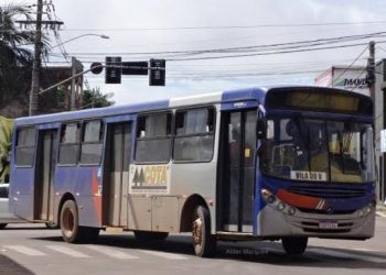 Ônibus atrasados e em condições precárias geram revolta na Vila do Incra, Porto Acre