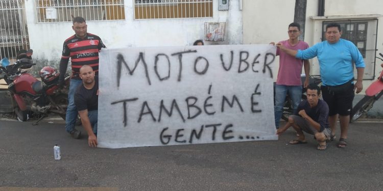 Motoristas de aplicativo realizam ato na Rodoviária Internacional nesta segunda-feira