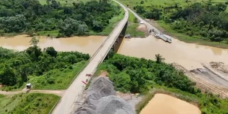 Ponte do rio Caeté volta a ser utilizada após balsa ser interditada
