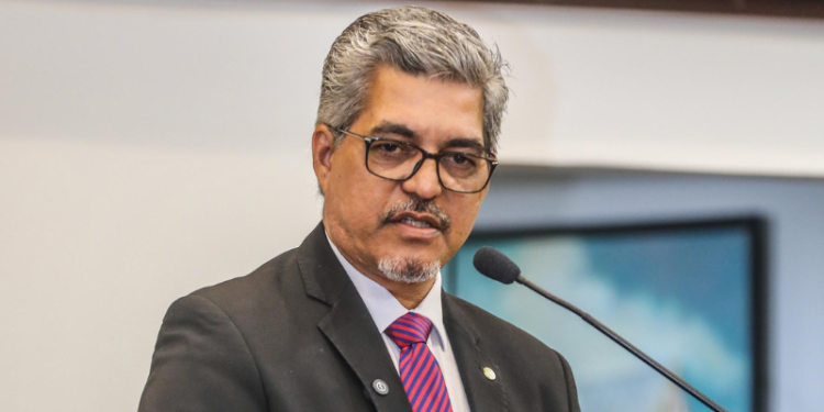 “Lula foi generoso com Acre, mas governador não soube usar os recursos”, diz deputado