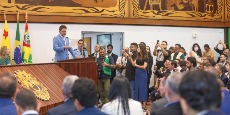 Gladson Cameli anuncia entrega de 2 mil unidades habitacionais nos próximos dois anos