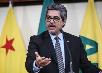 Deputado leva decreto sobre videoaula de concurso da Educação ao TCE-AC