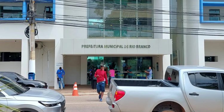 Mais de 240 aprovados em concurso de 2019 e 2024, na área da educação em Rio Branco, serão convocados; confira