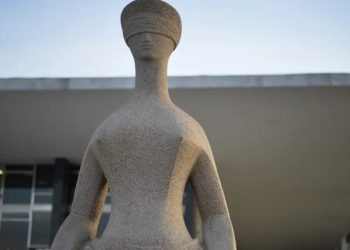 Lei Maria da Penha se estende a casais homoafetivos e mulheres trans