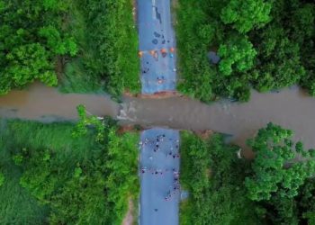 Deracre presta apoio ao DNIT na recuperação emergencial da BR-364 em Tarauacá