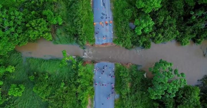 Deracre presta apoio ao DNIT na recuperação emergencial da BR-364 em Tarauacá