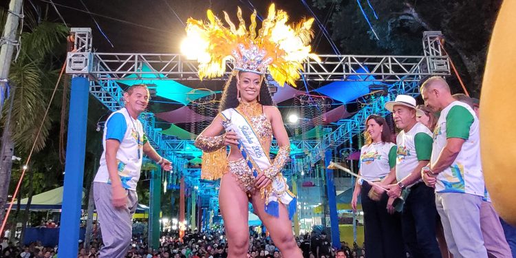 Carnaval da Família 2025 anuncia quem são os novos Rei Momo e Rainha do Carnaval deste ano; confira