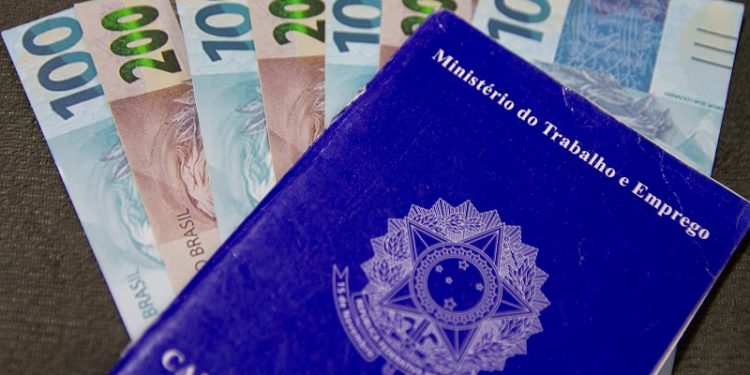 Crédito consignado para quem tem carteira assinada começa nesta sexta; veja como funciona