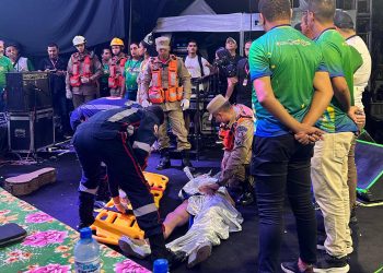 Candidata à Rainha Trans desmaia durante apresentação no Carnaval da Família 2025