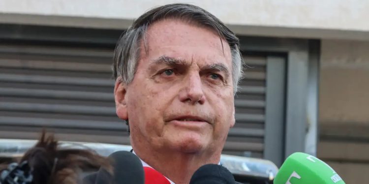 Bolsonaro pede anulação da delação de Cid e afastamento de Moraes