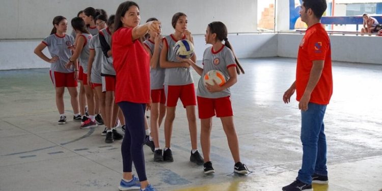 Professora acreana da rede pública é indicada para participar dos Jogos Mundiais dos Professores na França