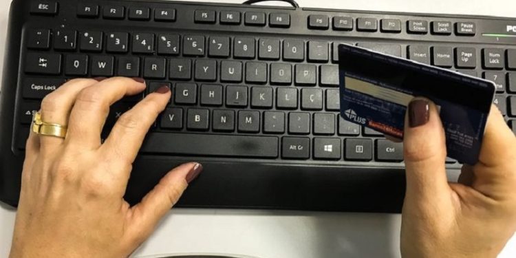 Dia do consumidor: como se prevenir de enrascadas do comércio on-line