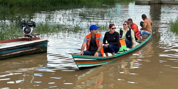 Rio Juruá sobe para 13,70 metros e Prefeitura de Cruzeiro do Sul decreta situação de emergência